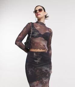 Blusa Cropped em Tule com Gola Alta e Estampa de Anjos