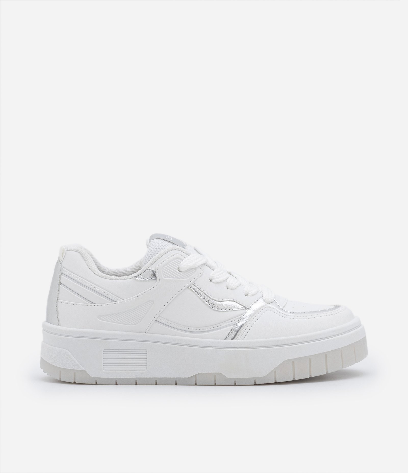 Tênis Cano Baixo com Recortes 1