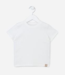 Camiseta Infantil com Recorte Texturizado e Etiqueta Aplicada - Tam 1 a 5 anos