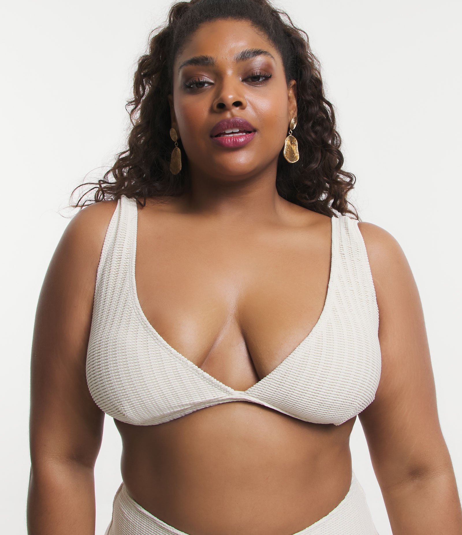 Biquíni Top Triângulo em Poliamida com Alças Largas e Texturas Curve & Plus Size Off White 1
