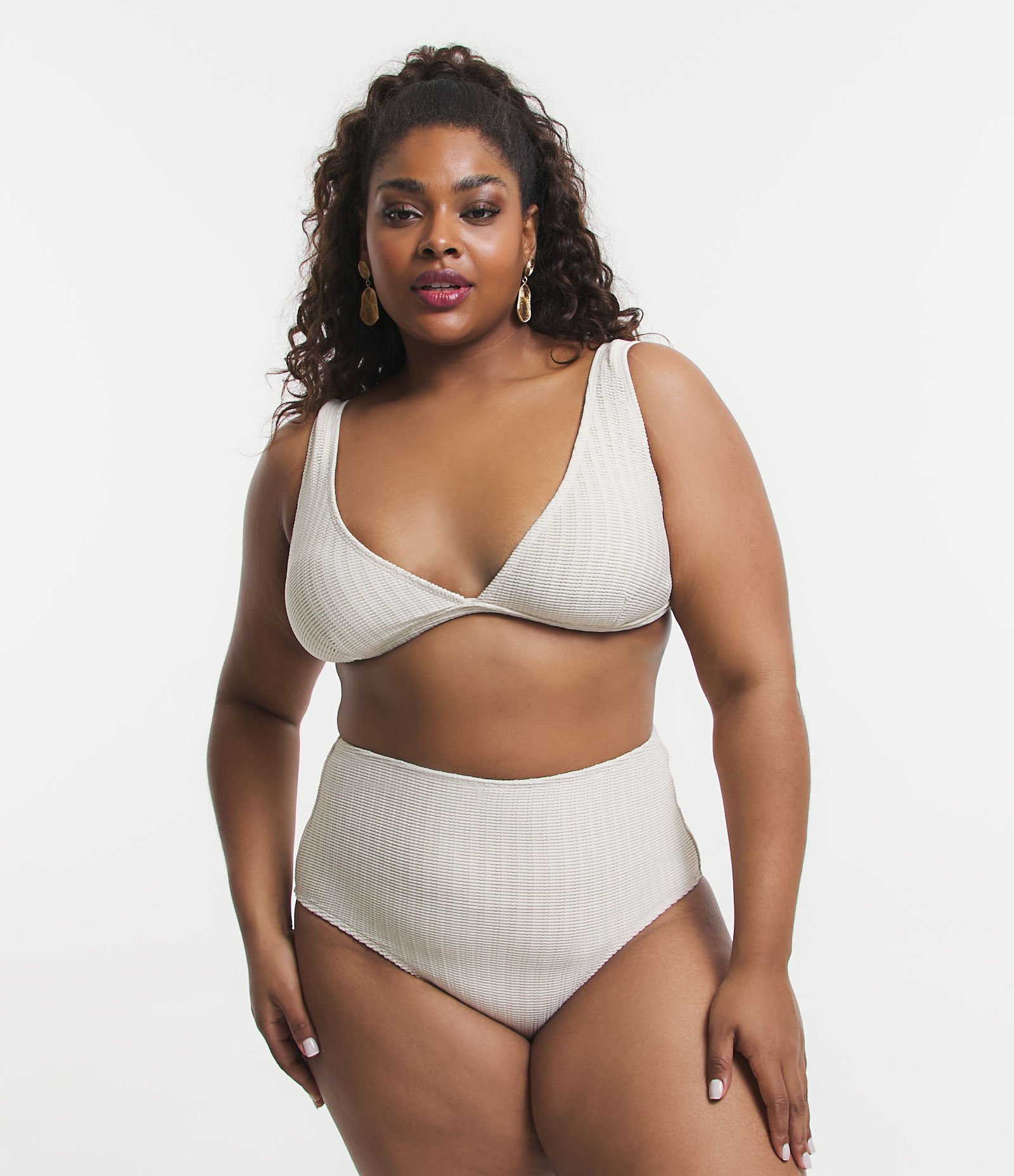 Biquíni Top Triângulo em Poliamida com Alças Largas e Texturas Curve & Plus Size Off White 2