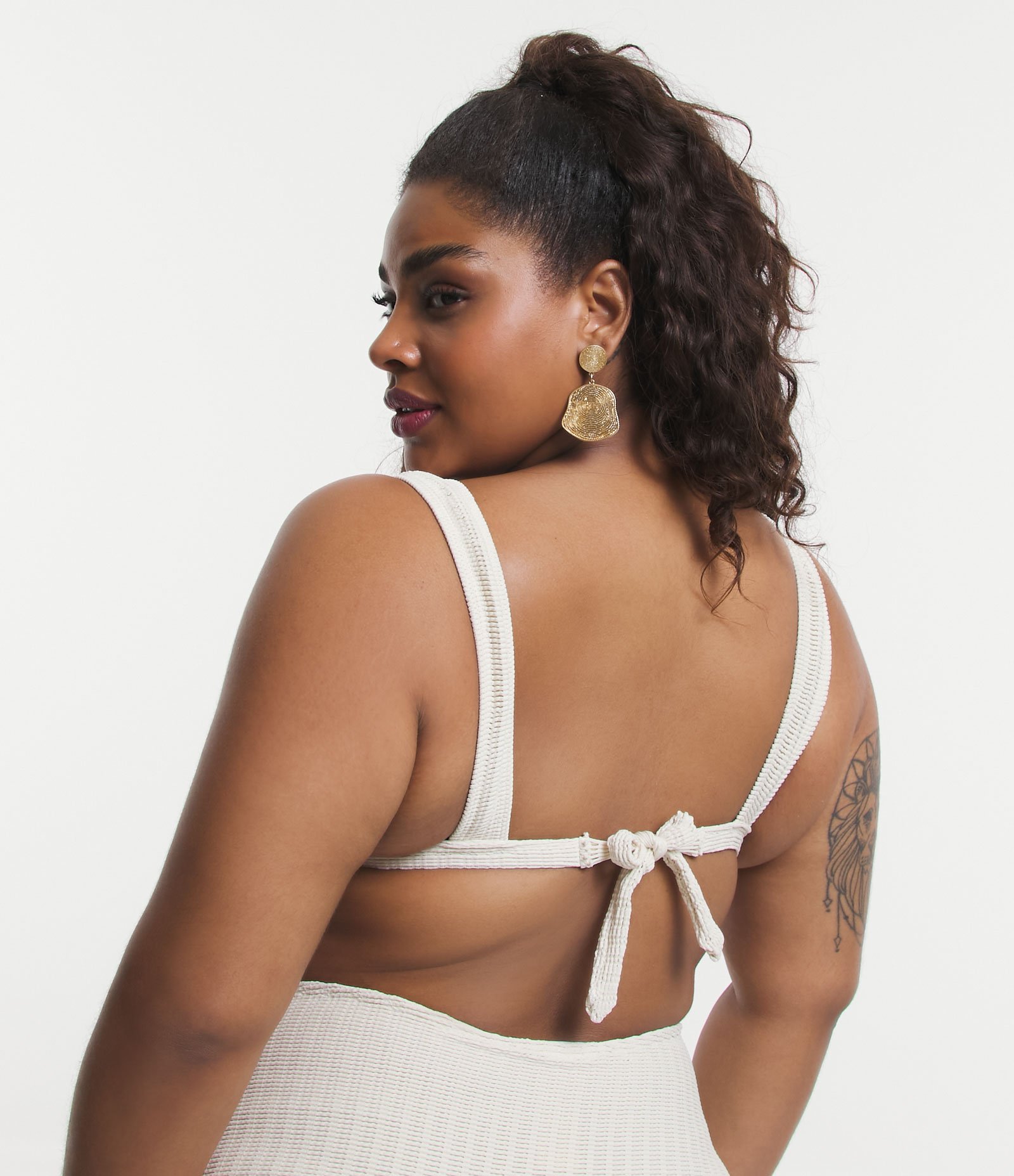 Biquíni Top Triângulo em Poliamida com Alças Largas e Texturas Curve & Plus Size Off White 3