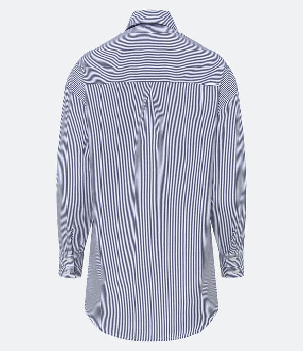 Camisa Alongada em Tricoline Listrado com Fio Tinto e Bolso Azul 6