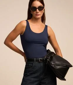 Blusa em Poliamida com Decote U e Alça Larga