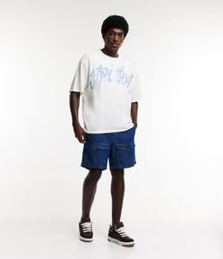 Bermuda Loose Jeans com Cós Elástico e Bolsos Frontais