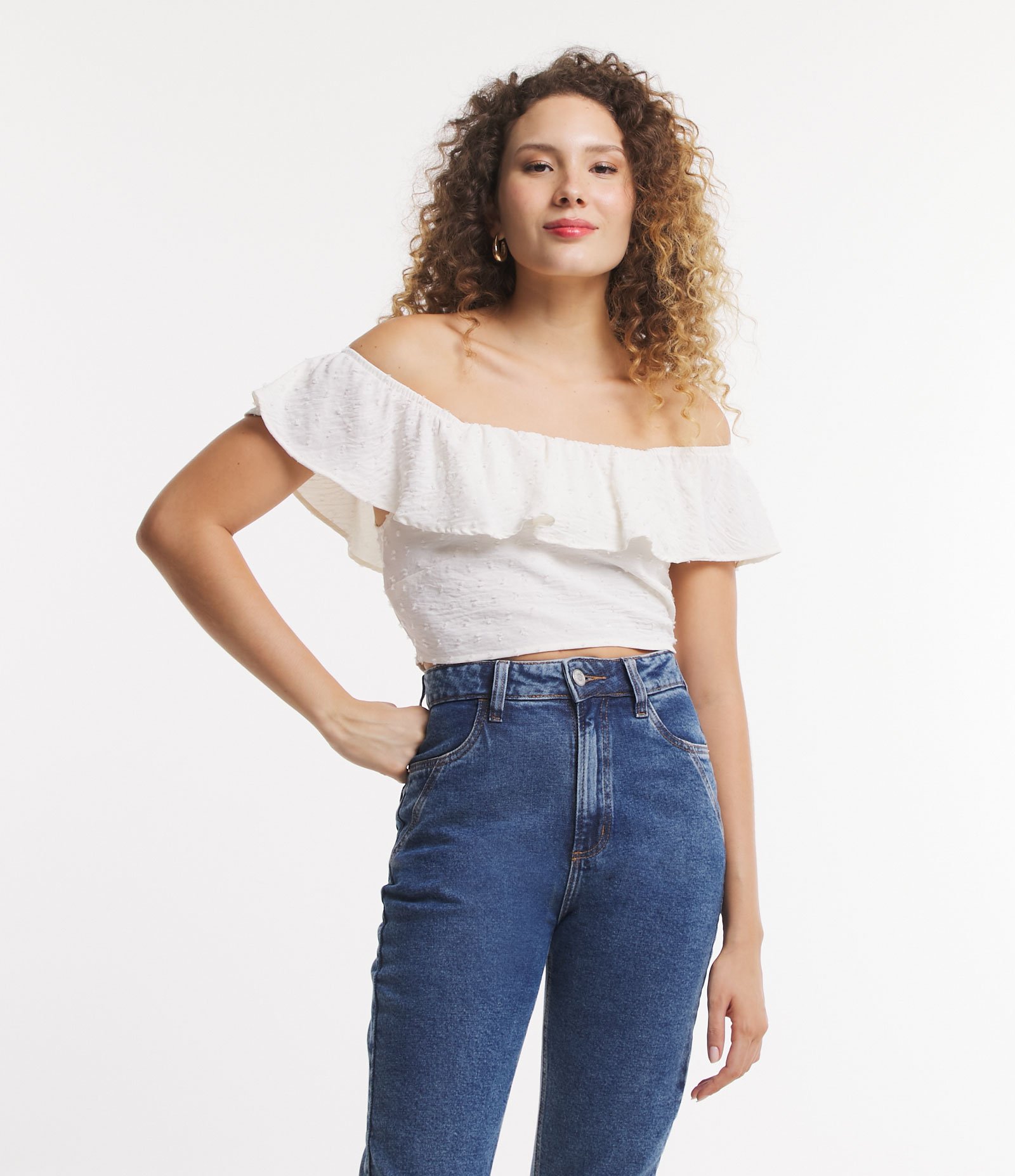 Blusa Cropped Maquinetada com Decote Ombro a Ombro Babado e Lastex nas Costas Branco 1