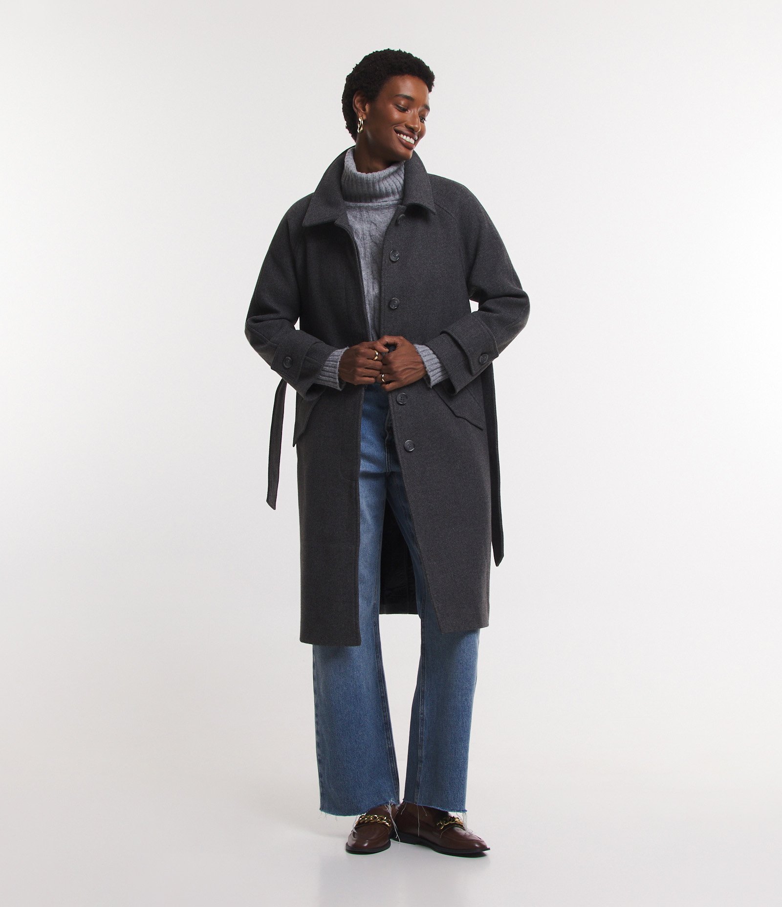 Casaco em Polyvelour com Detalhe na Manga e Amarração na Cintura Cinza 2