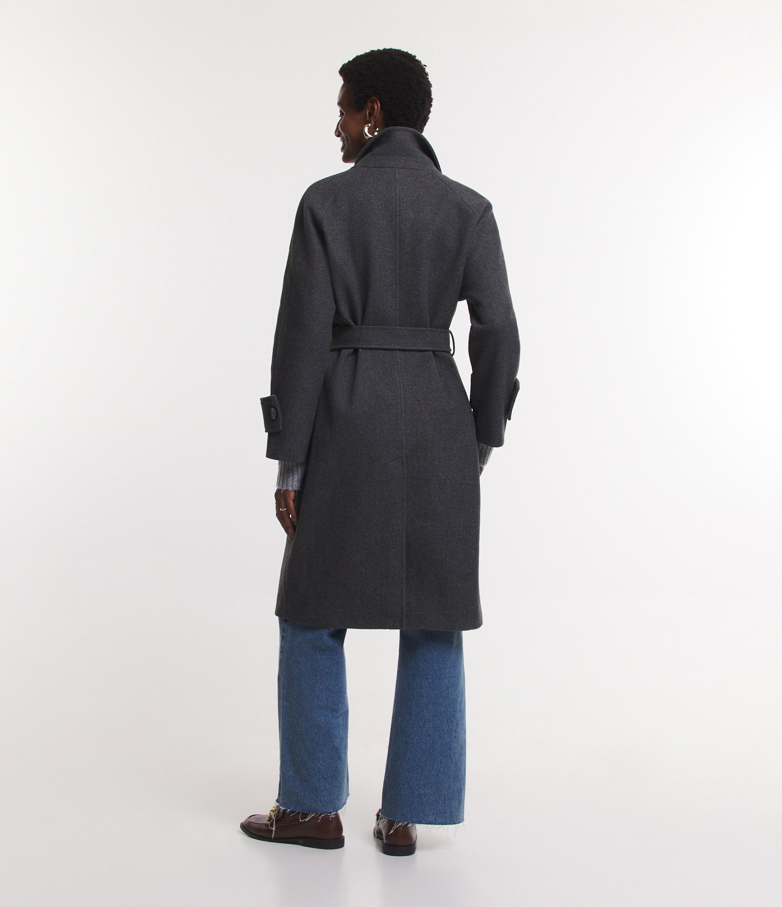 Casaco em Polyvelour com Detalhe na Manga e Amarração na Cintura Cinza 3