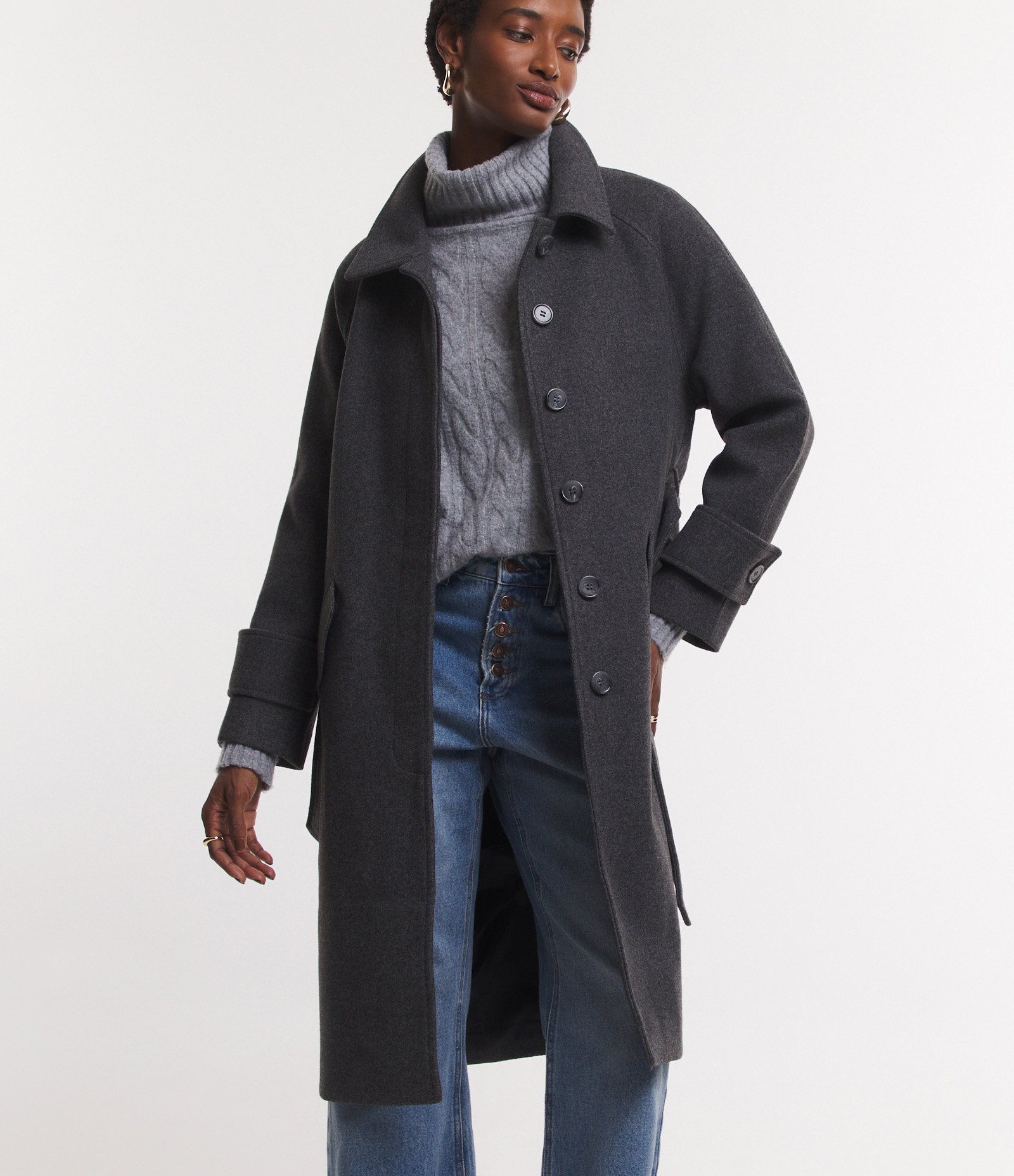 Casaco em Polyvelour com Detalhe na Manga e Amarração na Cintura Cinza 4