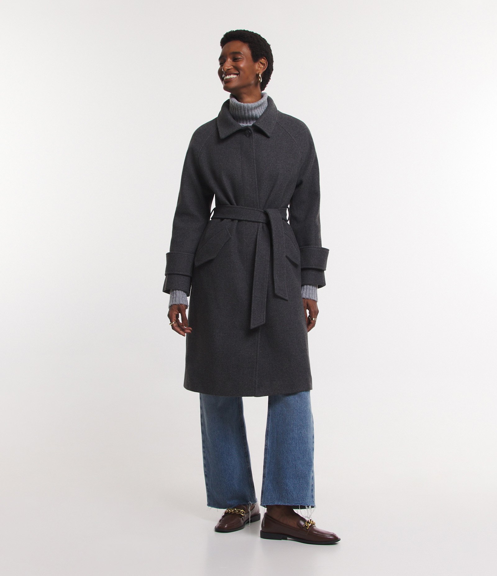 Casaco em Polyvelour com Detalhe na Manga e Amarração na Cintura Cinza 5