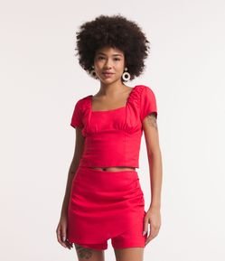 Blusa em Linho com Franzido nos Ombros e Lastex nas Costas