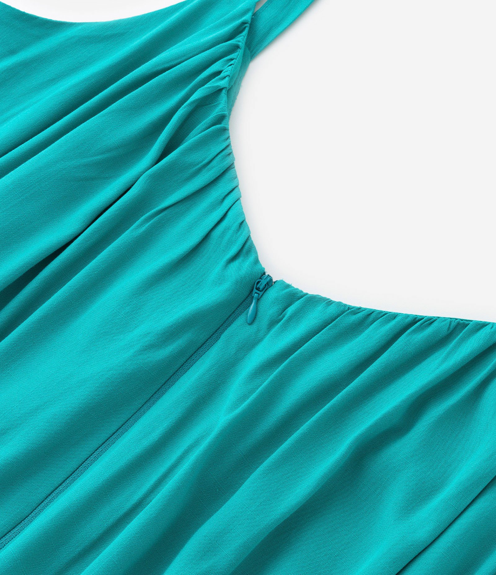 Macacão Longo em Viscose com Amarração na Cintura Curve & Plus Size Verde 7