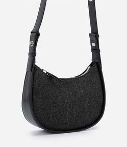 Bolsa Baguete em Material Sintético com Fechamento em Zíper