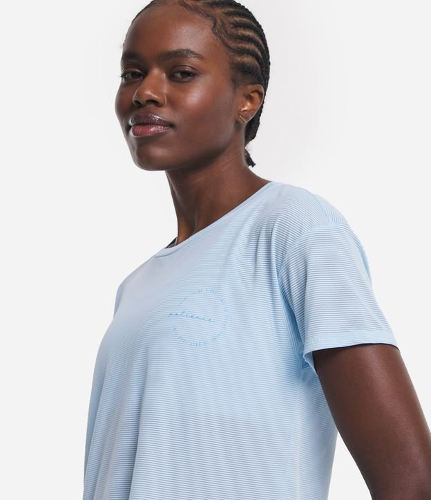 Camiseta Esportiva com Textura e Estampa Lettering Azul Claro 4