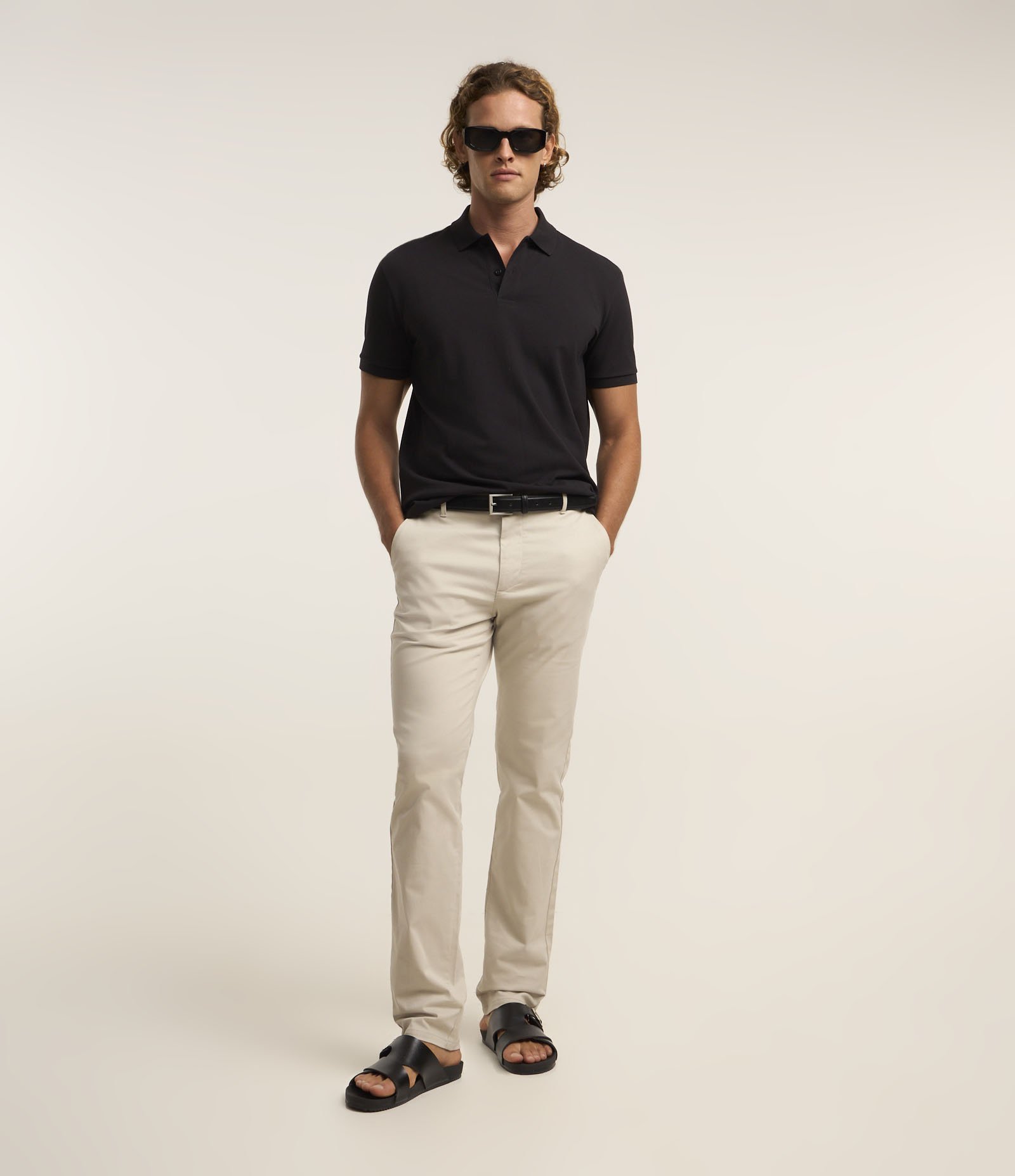 Calça Slim em Sarja com Bolsos Faca Cinza 1