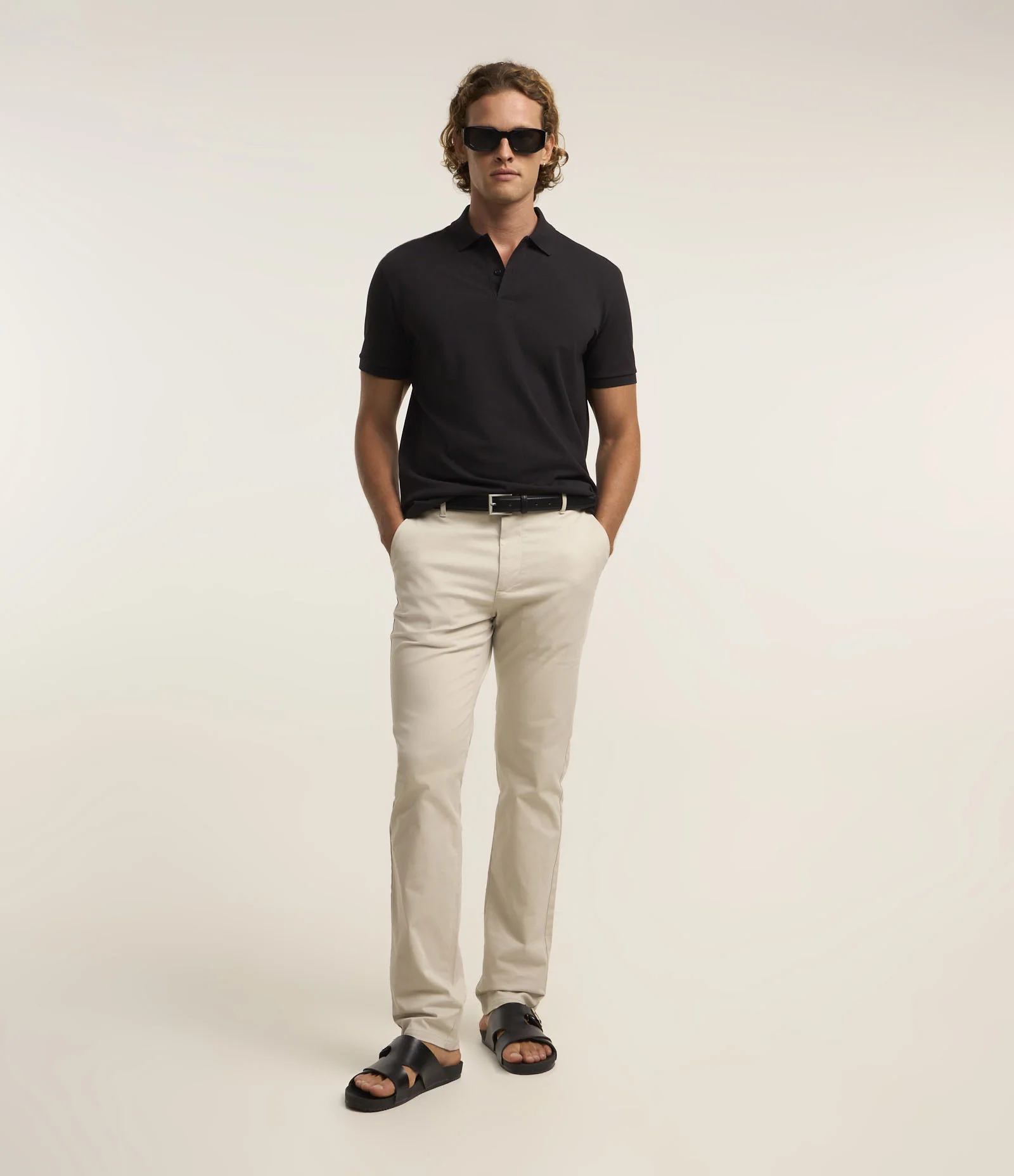 Calça Slim em Sarja com Bolsos Faca Cinza 1