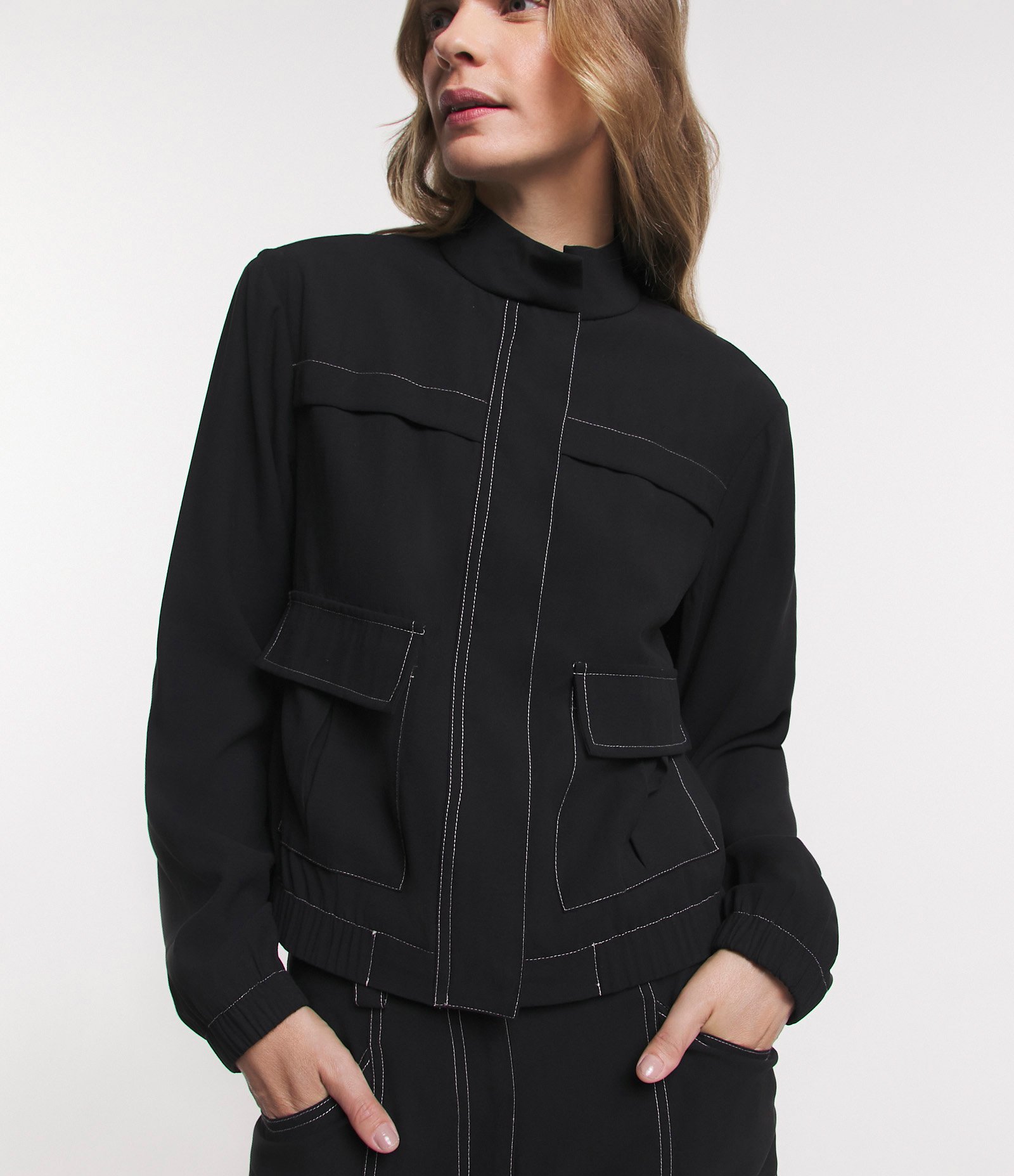 Jaqueta Bomber em Viscose com Bolsos Lapela e Pespontos Contrastantes Preto 4