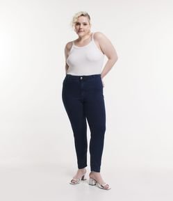 Calça Skinny em Jeans Sem Costura Lateral Curve & Plus Size