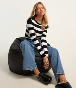 Blusa em Viscose Listrado com Punhos e Barra Canelada