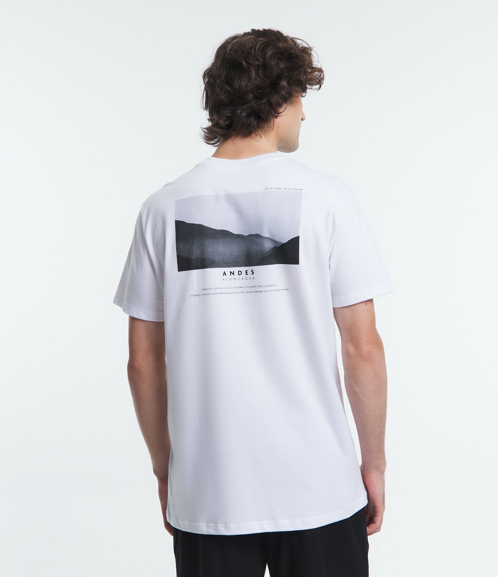 Camiseta Comfort em Meia Malha com Estampa Andes Aconcágua Off White 5