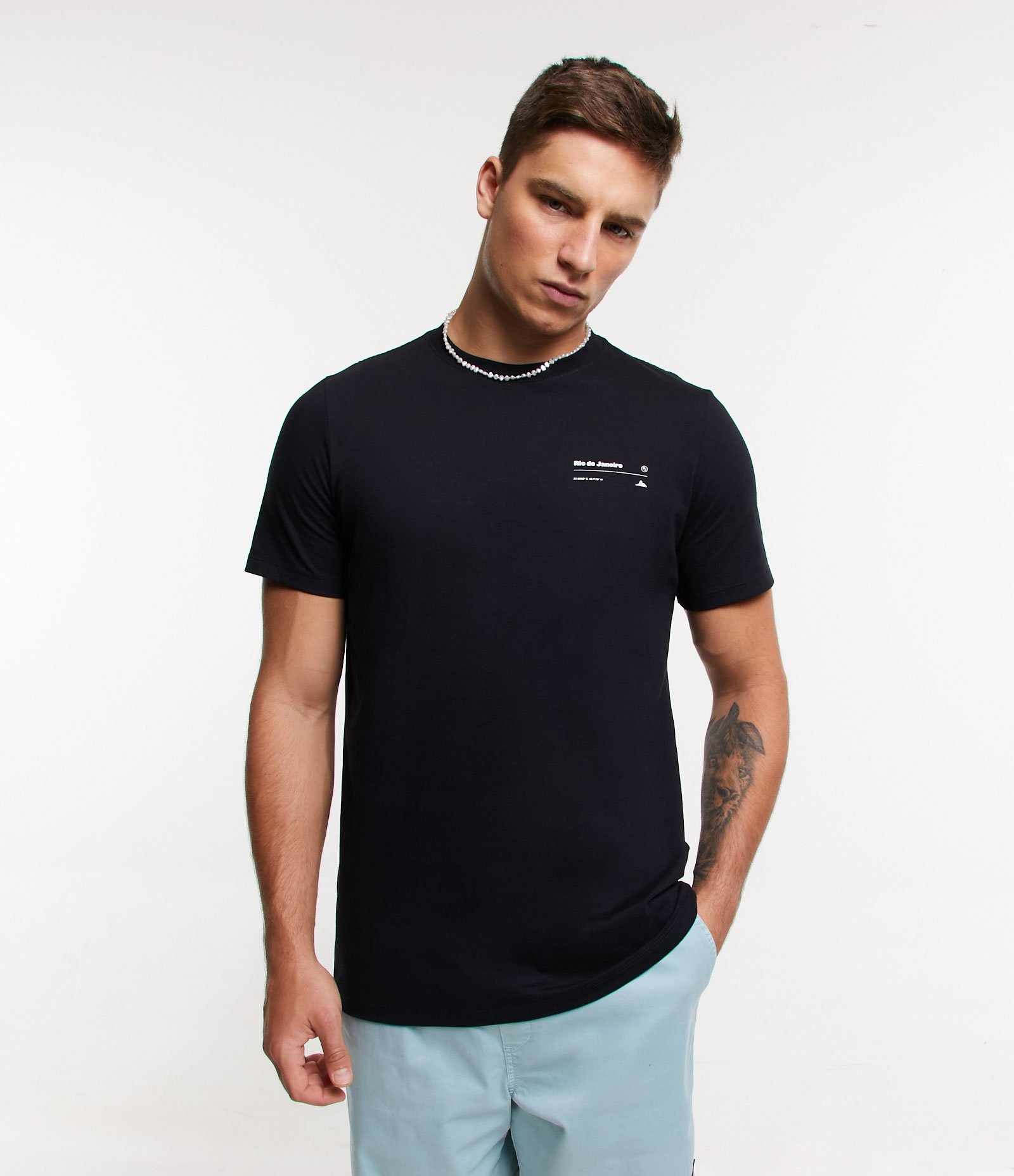 Camiseta Regular em Meia Malha com Estampa Frente e Costas Rio de Janeiro Preto 1