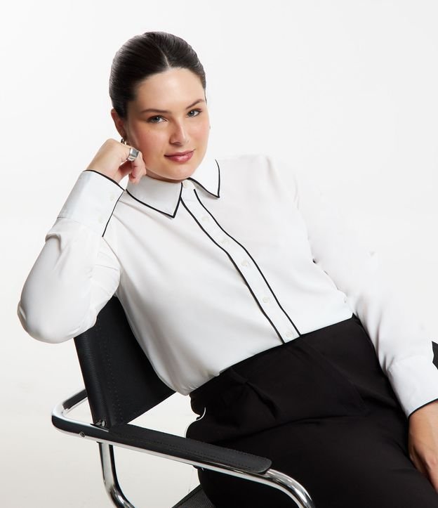 Camisa em Crepe com Detalhe Contrastante Curve & Plus Size Branco 1