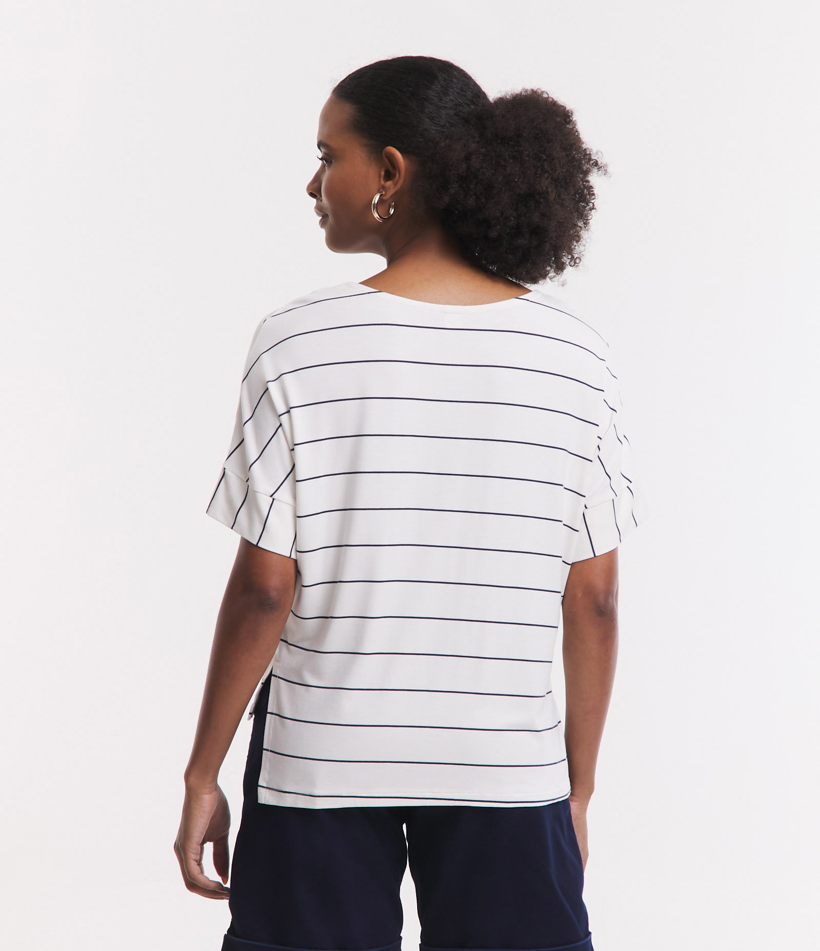 Blusa Manga Curta em Viscose Listrada com Ribana no Decote V Off White 4