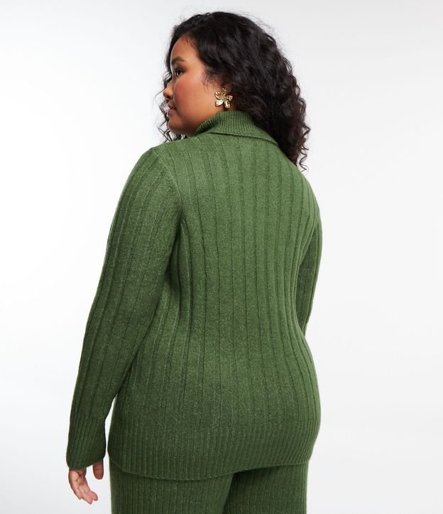 Blusa Alongada em Tricô com Textura Listrada e Gola Alta Curve & Plus Size Verde Escuro 3