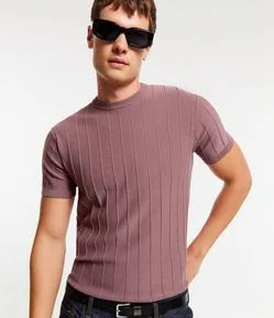 Camiseta Slim em Tricô com Relevos Verticais
