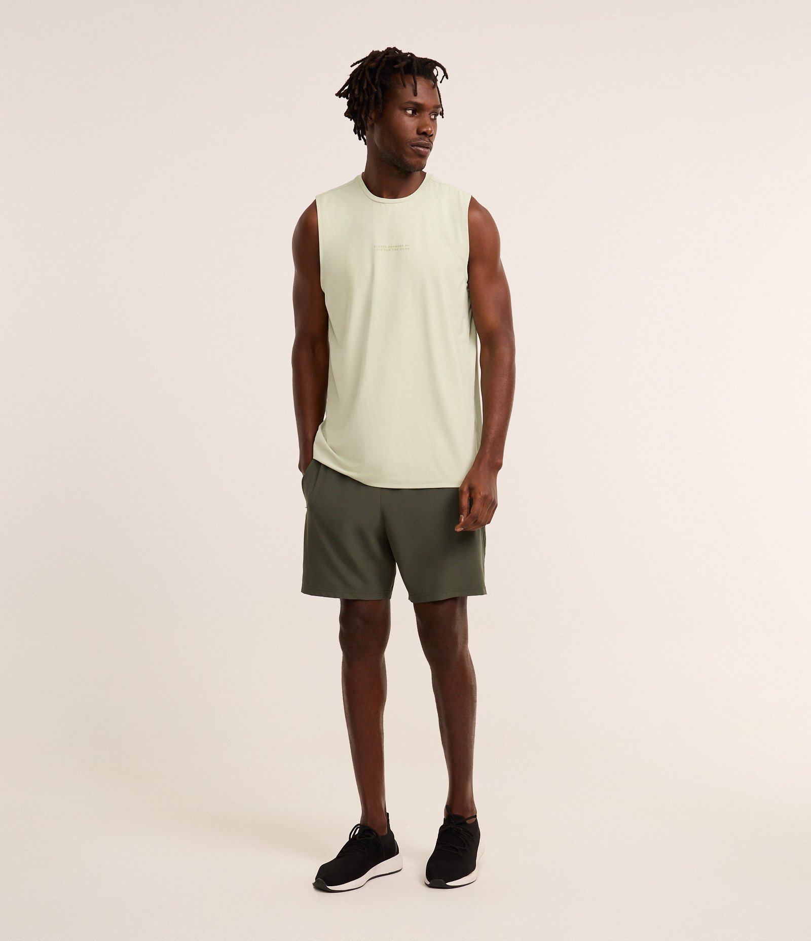 Bermuda Esportiva com Blocos de Cor e Bolsos com Zíper 1