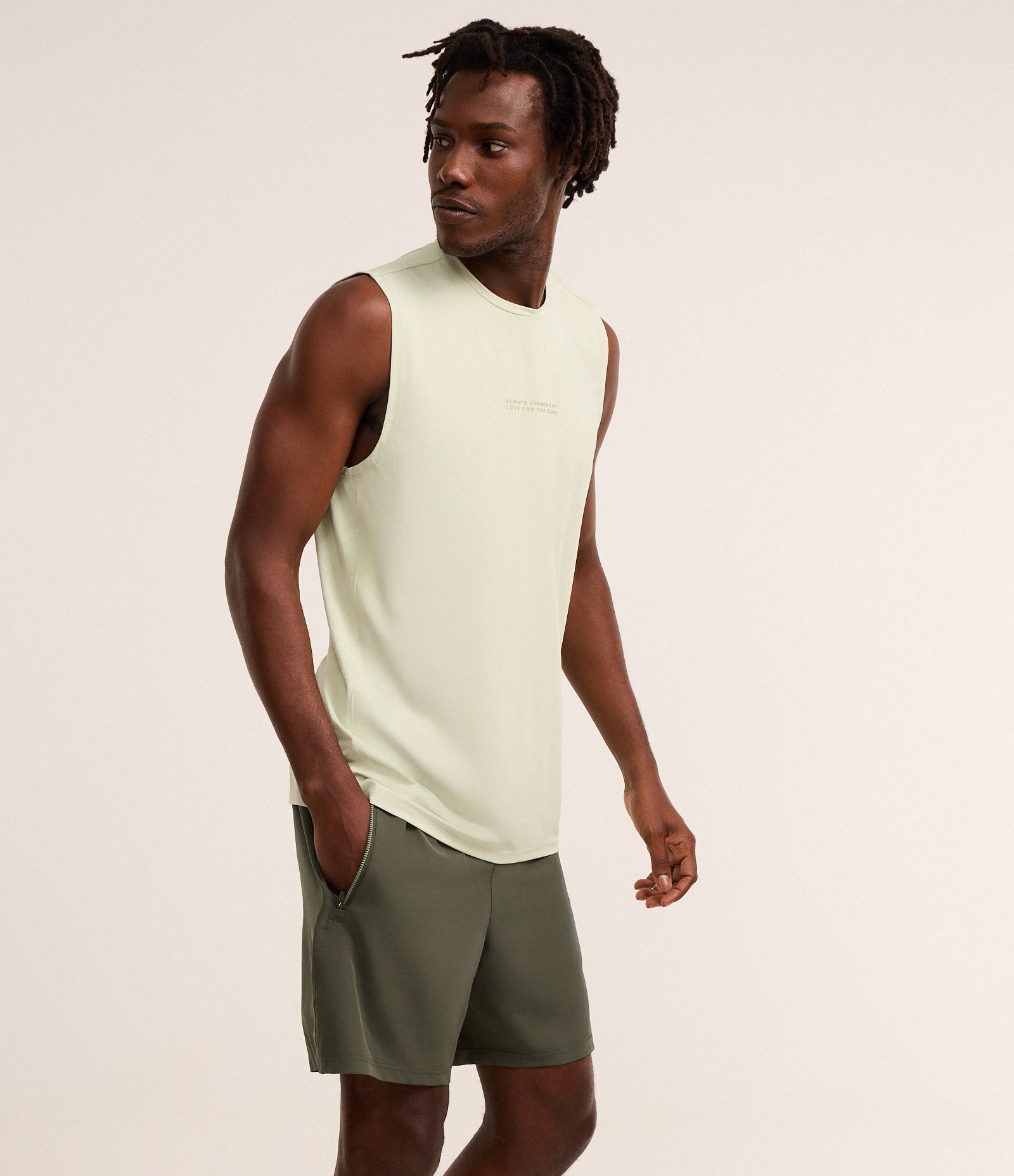 Bermuda Esportiva com Blocos de Cor e Bolsos com Zíper 5