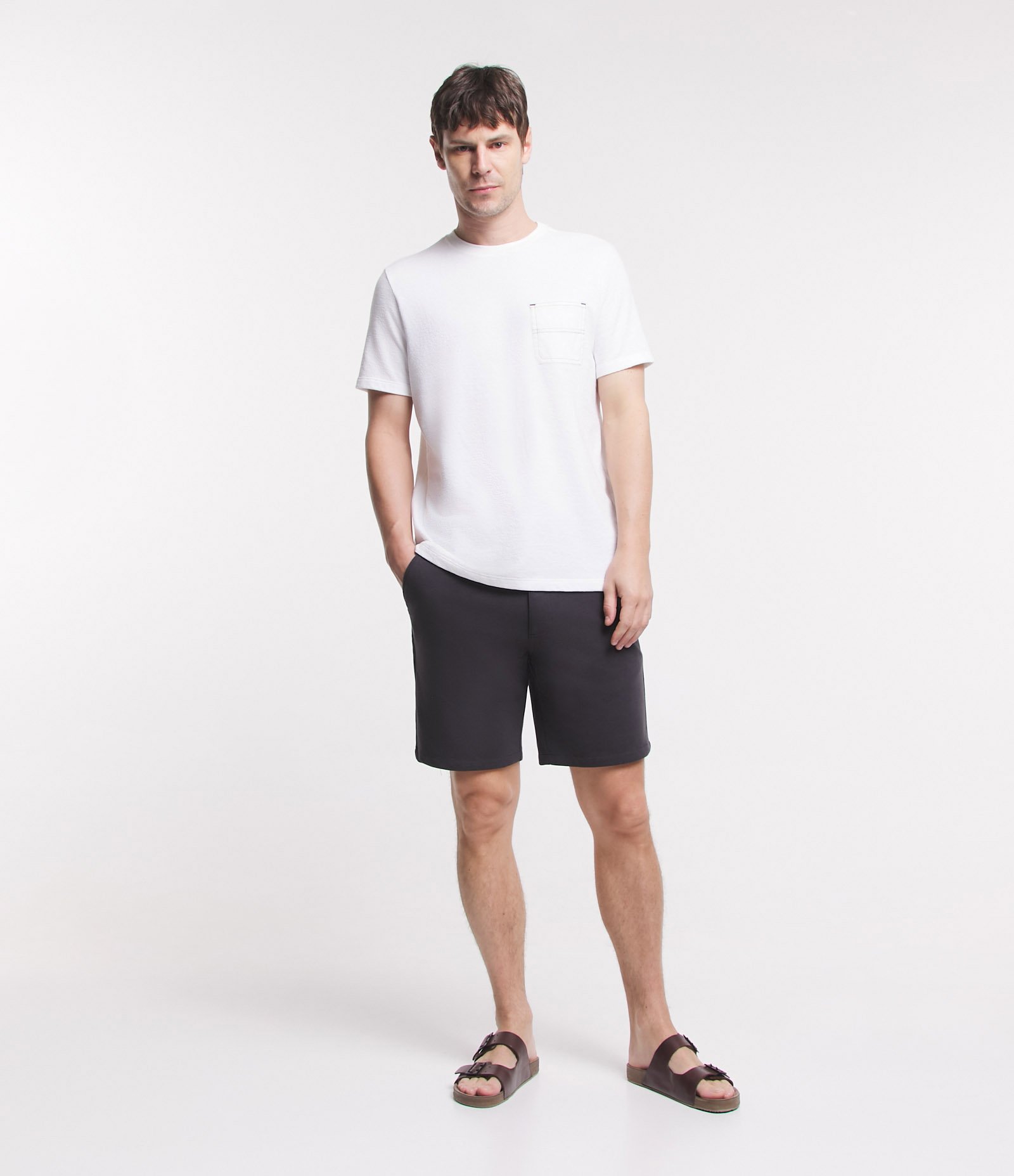 Camiseta Regular Texturizada com Bolso e Costura Contrastante Bege 2