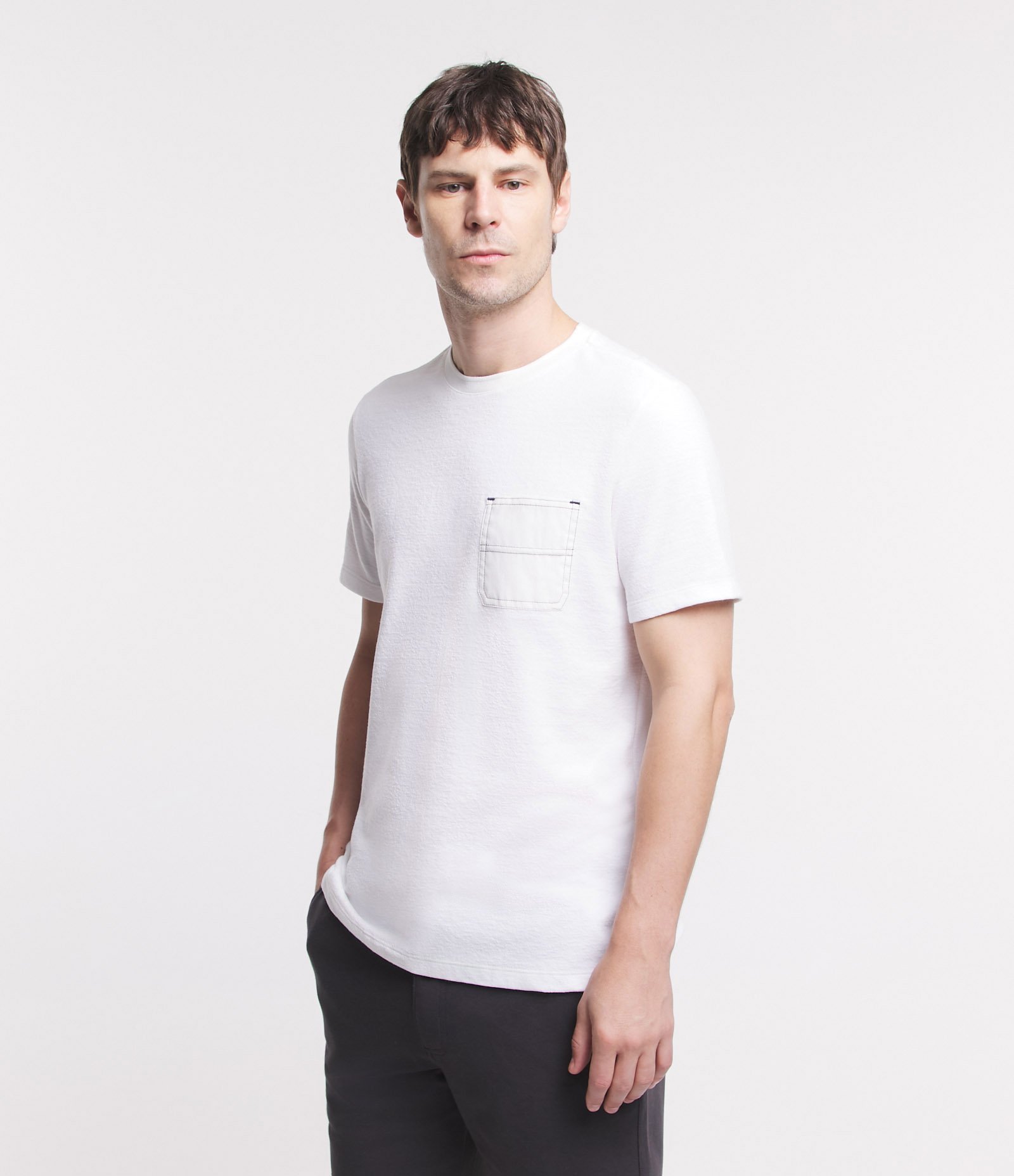 Camiseta Regular Texturizada com Bolso e Costura Contrastante Bege 5