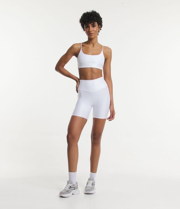 Bermuda Esportiva em Poliamida com Bolso no Cós e Textura Canelada