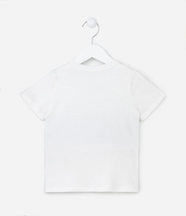 Camiseta Infantil com Estampa de Listras e Bolsinho - Tam 1 a 5 anos Off White 2