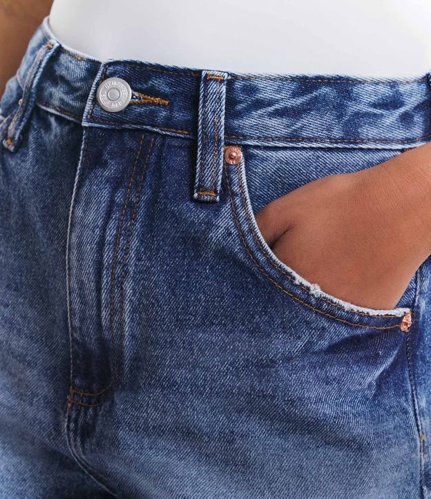 Short Cintura Alta em Jeans com Leves Puídos Azul 4