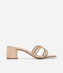 Sandália com Salto Bloco e Tiras de Strass