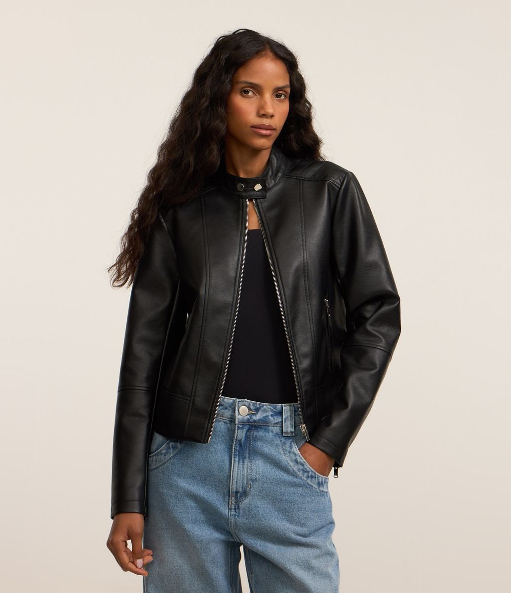 Jaqueta Básica em PU com Botões na Gola Preto