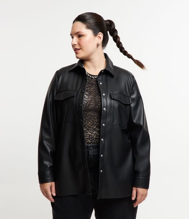 Camisa em Material Sintético com Botões de Pressão Curve & Plus Size