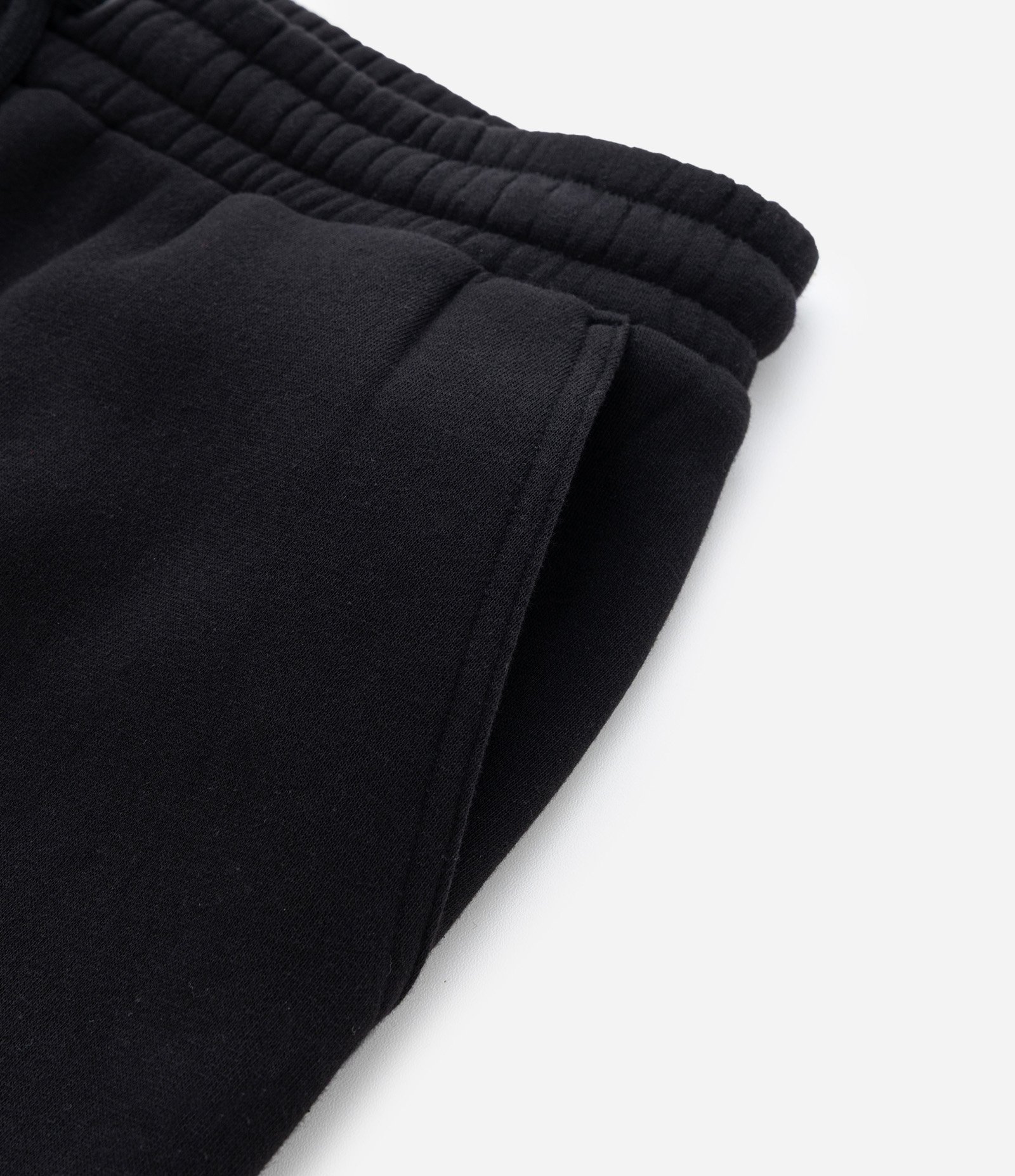 Calça Reta em Moletom com Bolsos e Amarração no Cós Preto 12