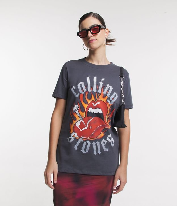 Camiseta Alongada em Meia Malha com Estampa Rolling Stones Cinza 1