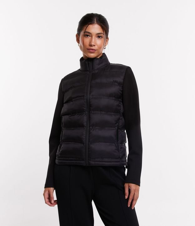 Jaqueta Puffer Esportiva em Poliamida com Manga Diferenciada