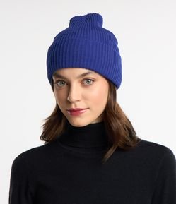 Gorro Canelado em Tricô com Barra Dobrada