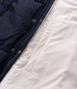 Jaqueta Puffer Dupla Face com Capuz e Gola Alta