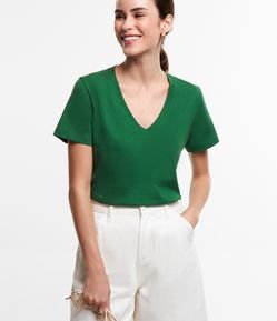 Blusa Básica em Algodão Peruano com Decote V
