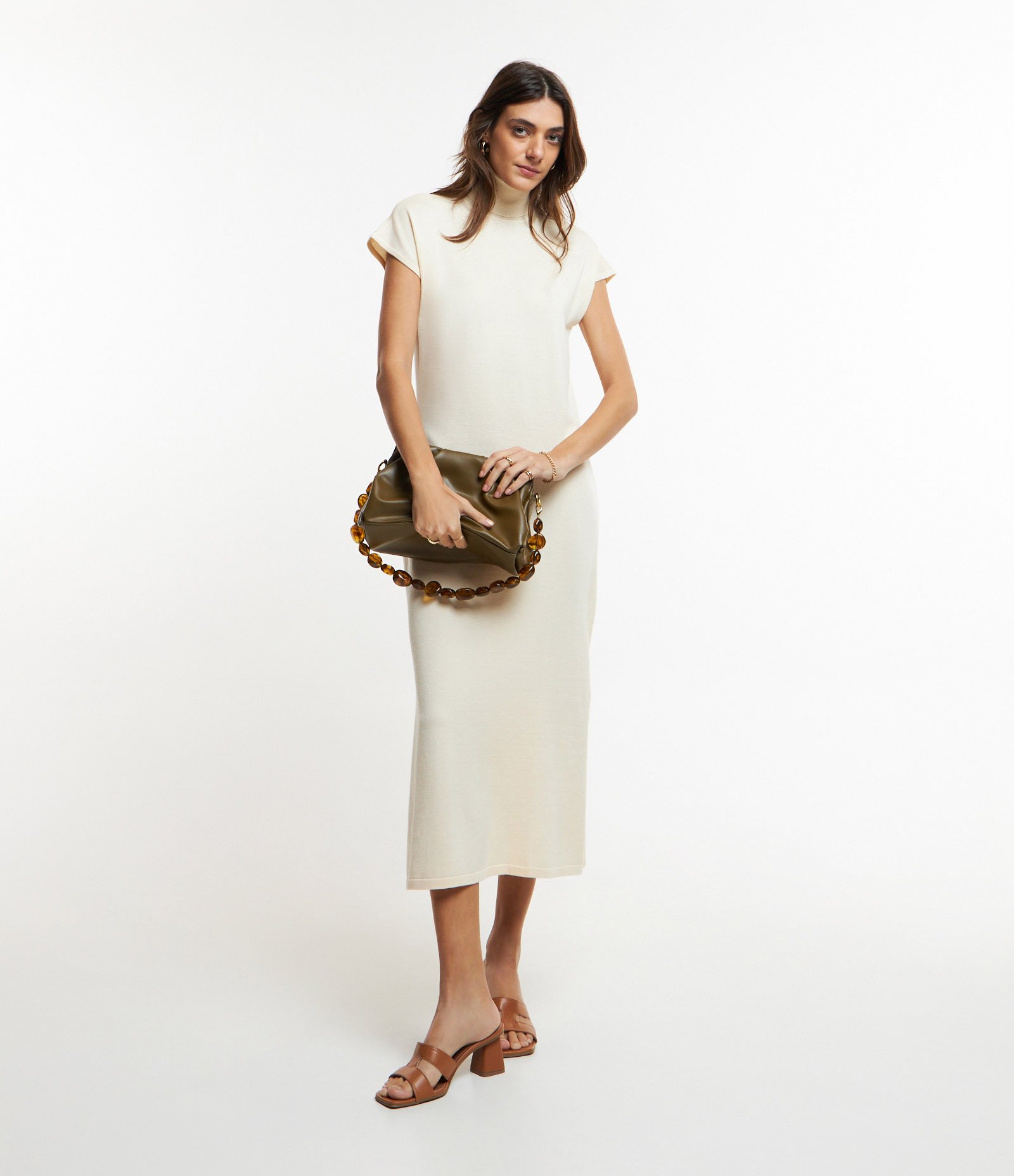 Vestido Midi em Tricô com Gola Alta e Manga Curta Sem Cava 2