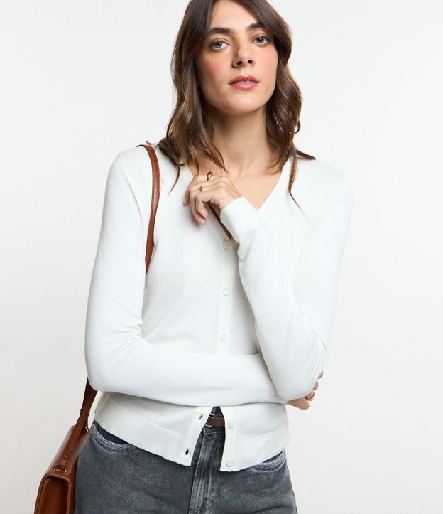 Cardigan em Viscose com Fechamento em Botões
