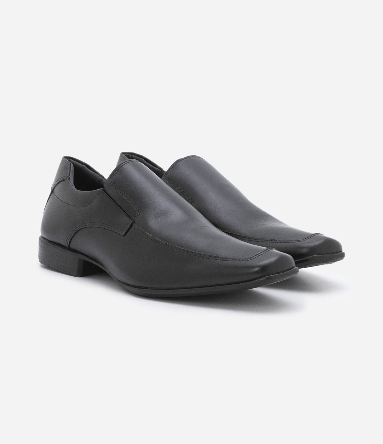 Sapato Slip On em Couro com Recortes e Bico Quadrado Preto 4