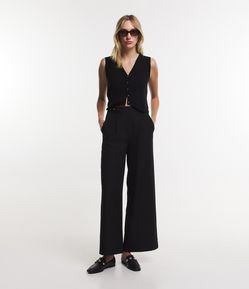 Calça Pantalona Alfaiatada com Pregas no Cós