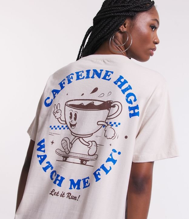 Camiseta Alongada em Meia Malha com Estampa Xícara de Café Frente e Costas Off White 1